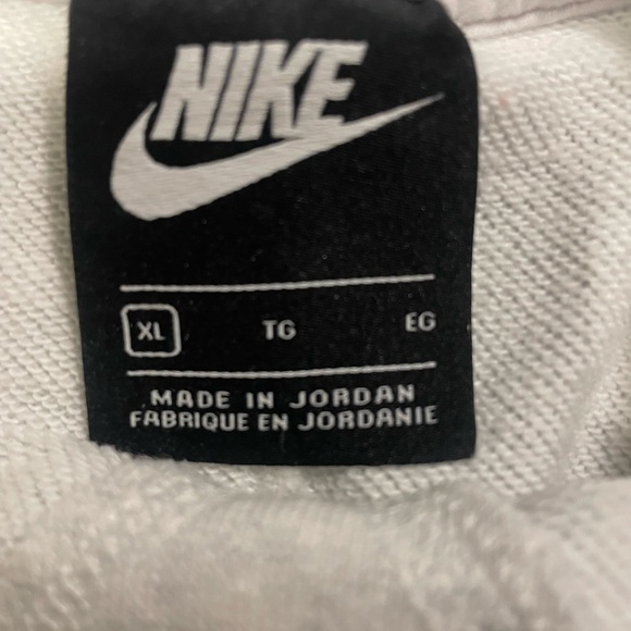 Nike kids shirt size XL - Picture 2 of 3